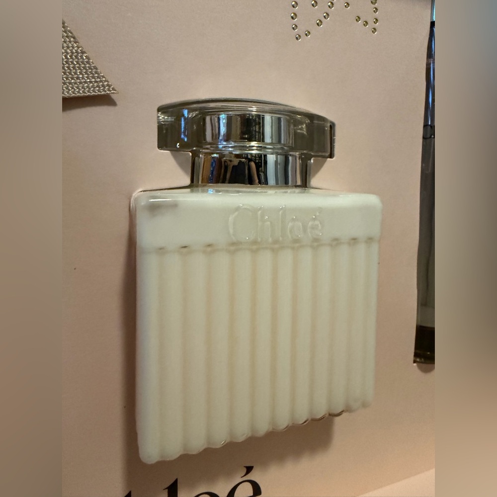 *NIB* Chloé Fragrance Gift Set - Picture 4 of 6